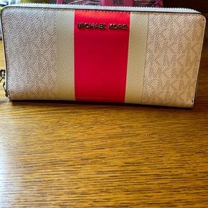 Authentic Michael Kors wallet/wristlet
